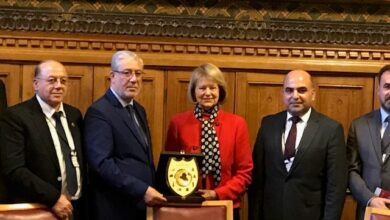 Photo of البارونة نيكولسون وبي بي سي تستضيفان نائب رئيس البرلمان العراقي ونواب البرلمان لمناقشة الأعمال في العراق.